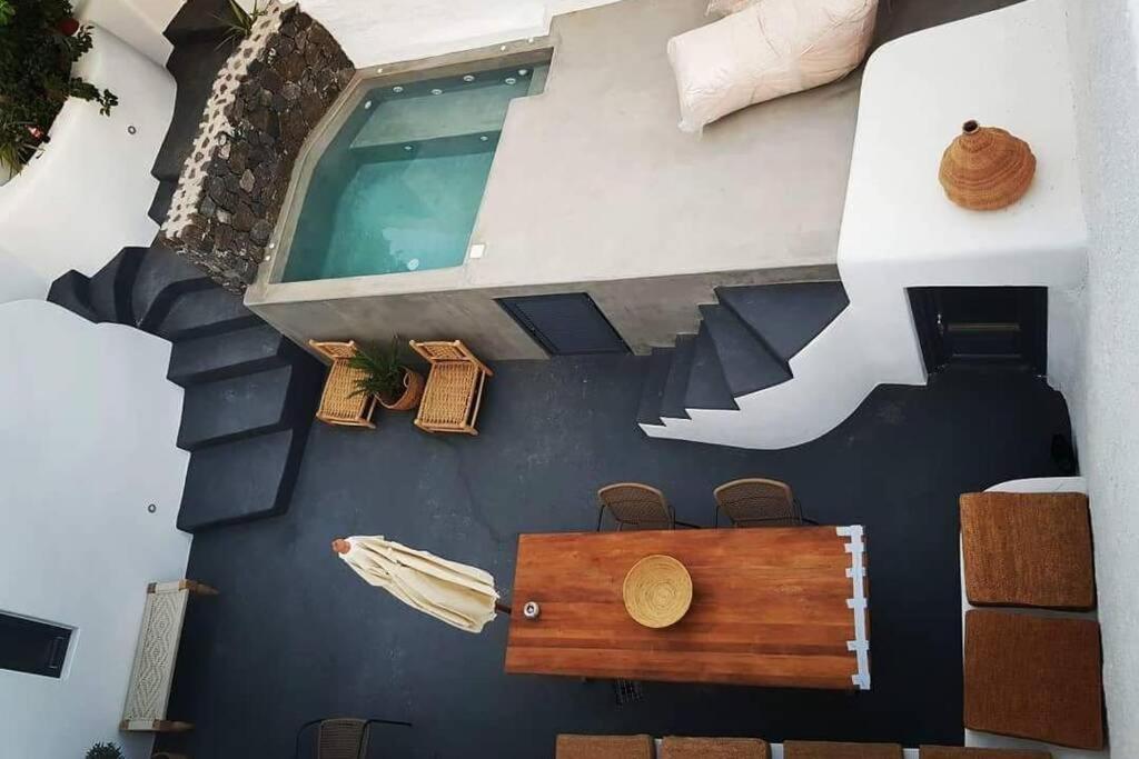 Villa Santorini Folia Cave House With Jacuzzi Pýrgos Exterior foto